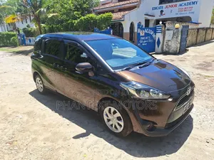 Toyota Sienta 1.5 AWD 2018 Brown