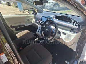 Toyota Sienta 1.5 AWD 2018 Brown
