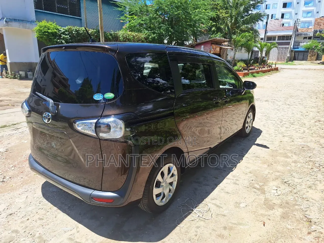 Toyota Sienta 1.5 AWD 2018 Brown