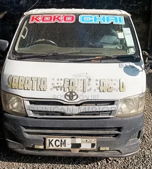Toyota HiAce 2010 White