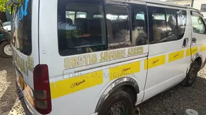 Toyota HiAce 2010 White