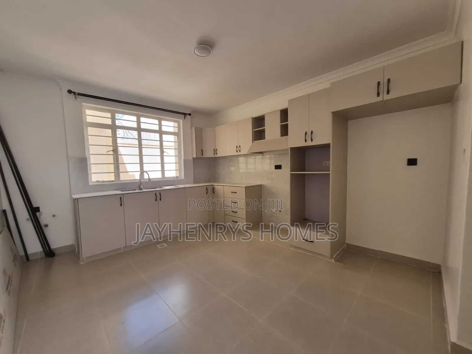 4bdrm House in Ngoingwa Estate for sale
