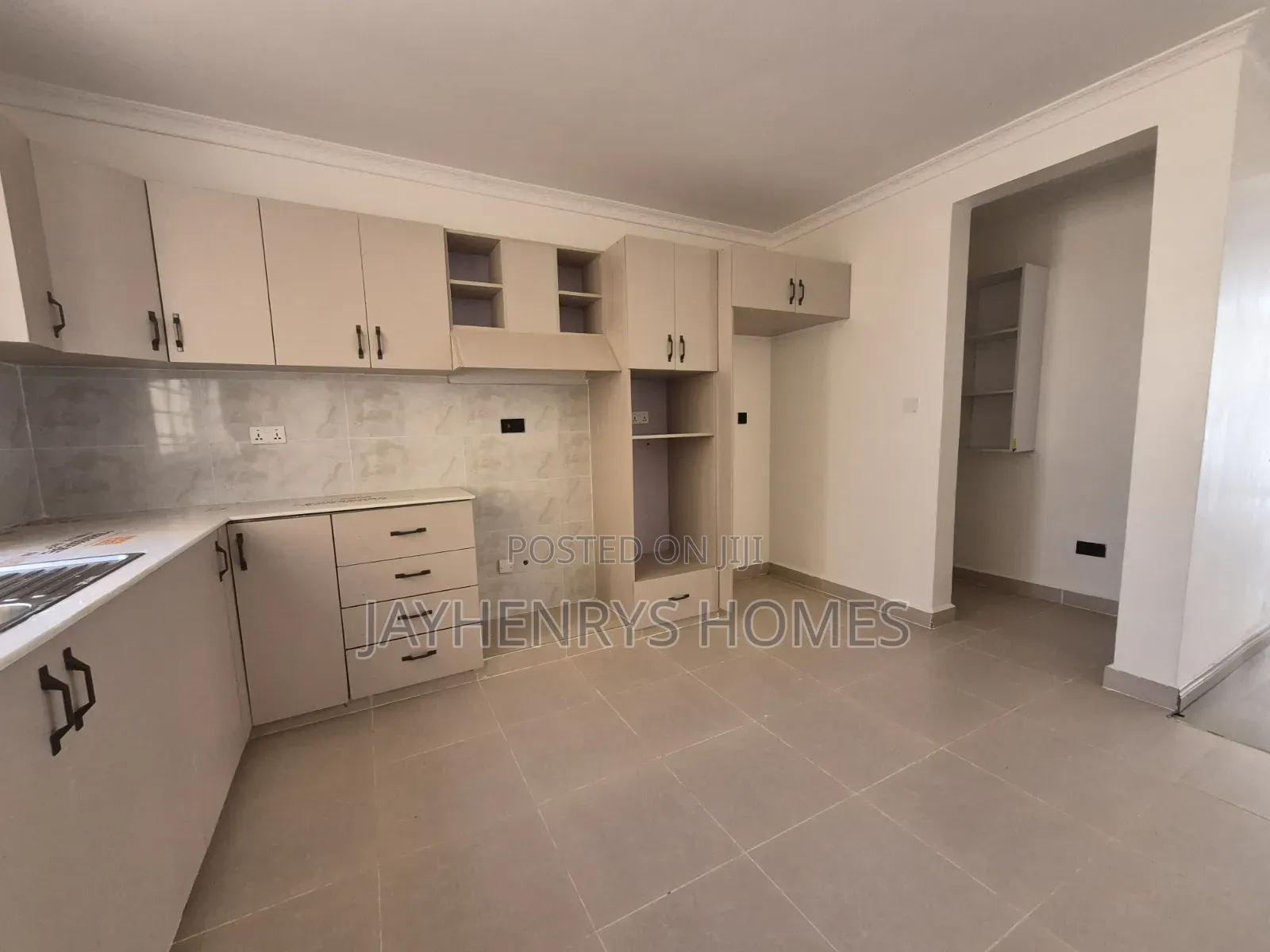 4bdrm House in Ngoingwa Estate for sale