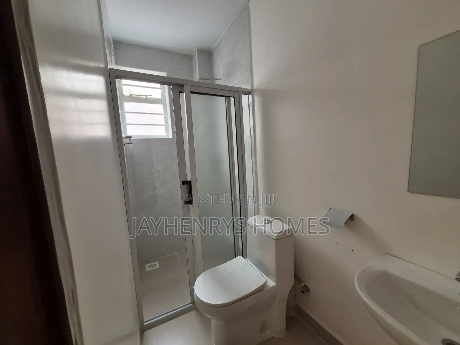 4bdrm House in Ngoingwa Estate for sale