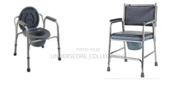 Padded Bedside Commode Chair Featuring a Durable Steel Frame