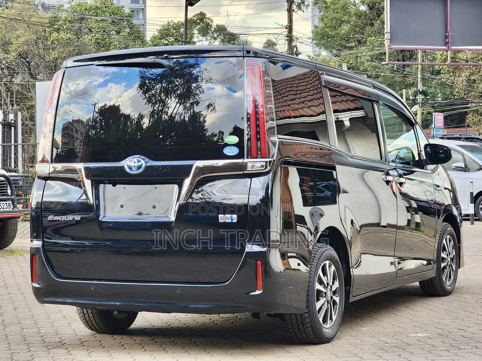 Toyota Esquire 1.8 FWD Hybrid (7 seater) 2019 Black