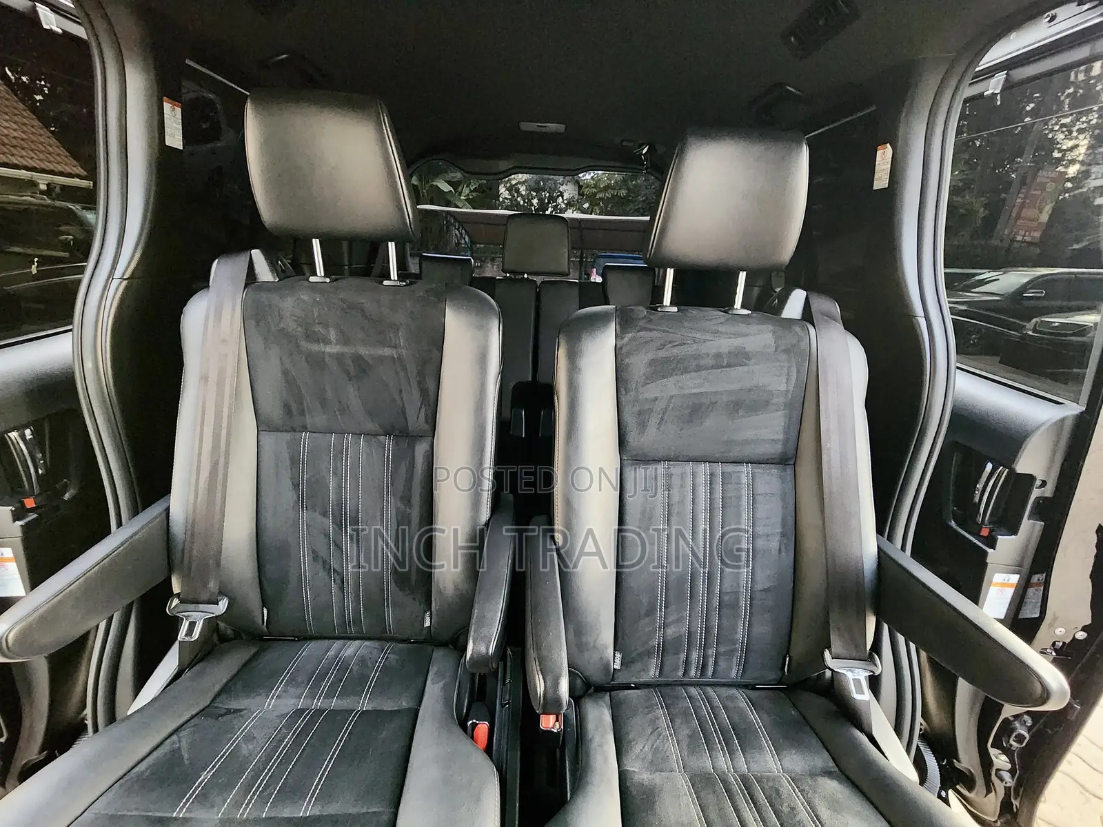 Toyota Esquire 1.8 FWD Hybrid (7 seater) 2019 Black