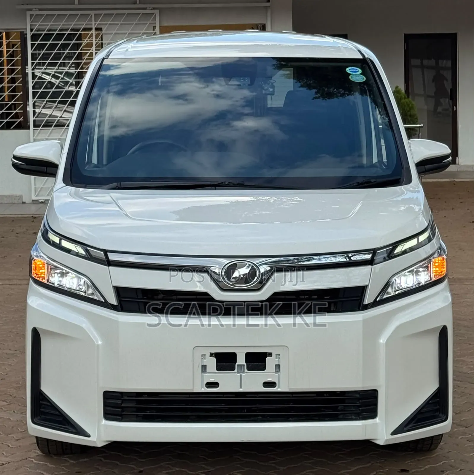 Toyota Voxy 2019 White