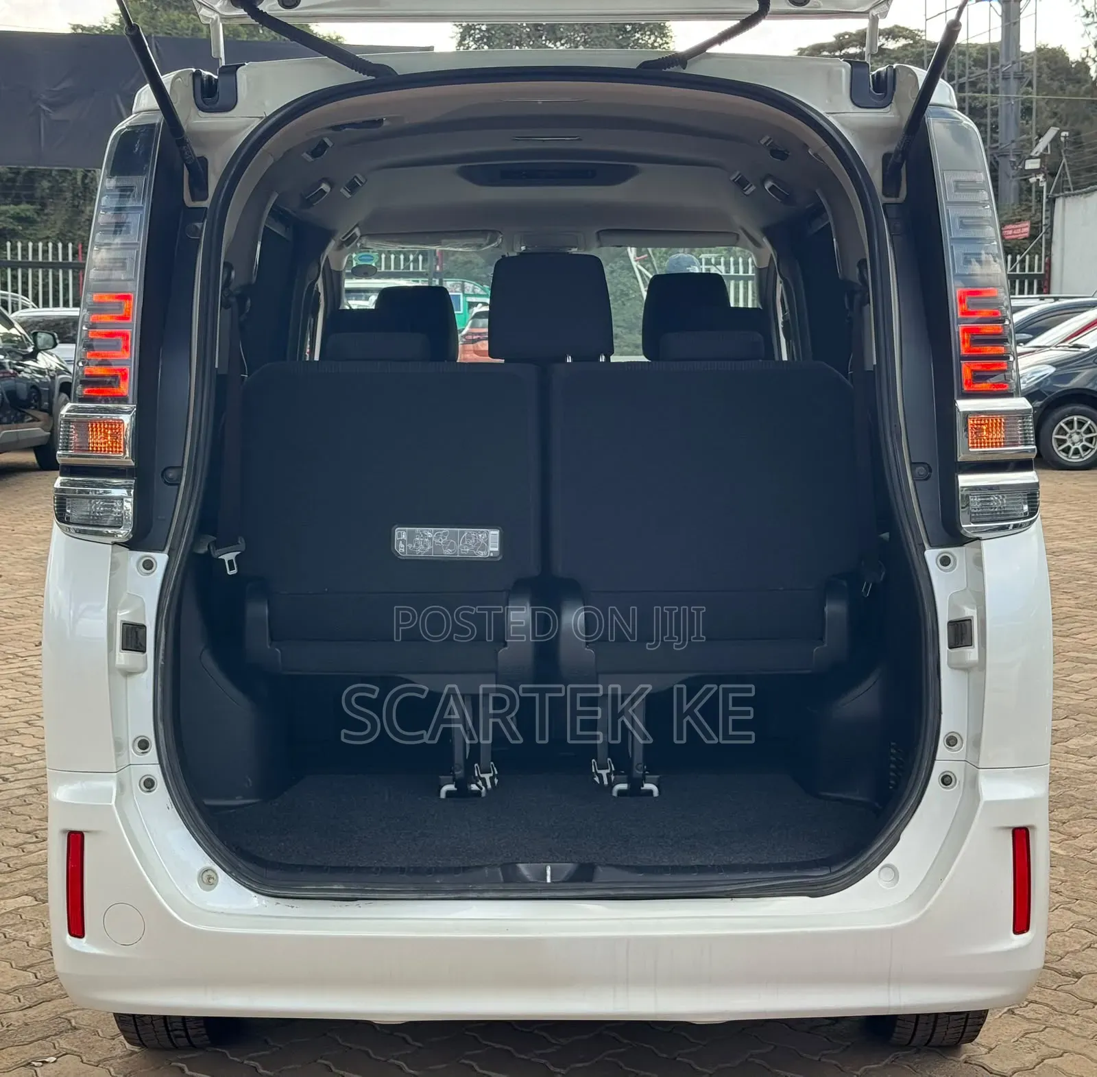 Toyota Voxy 2019 White