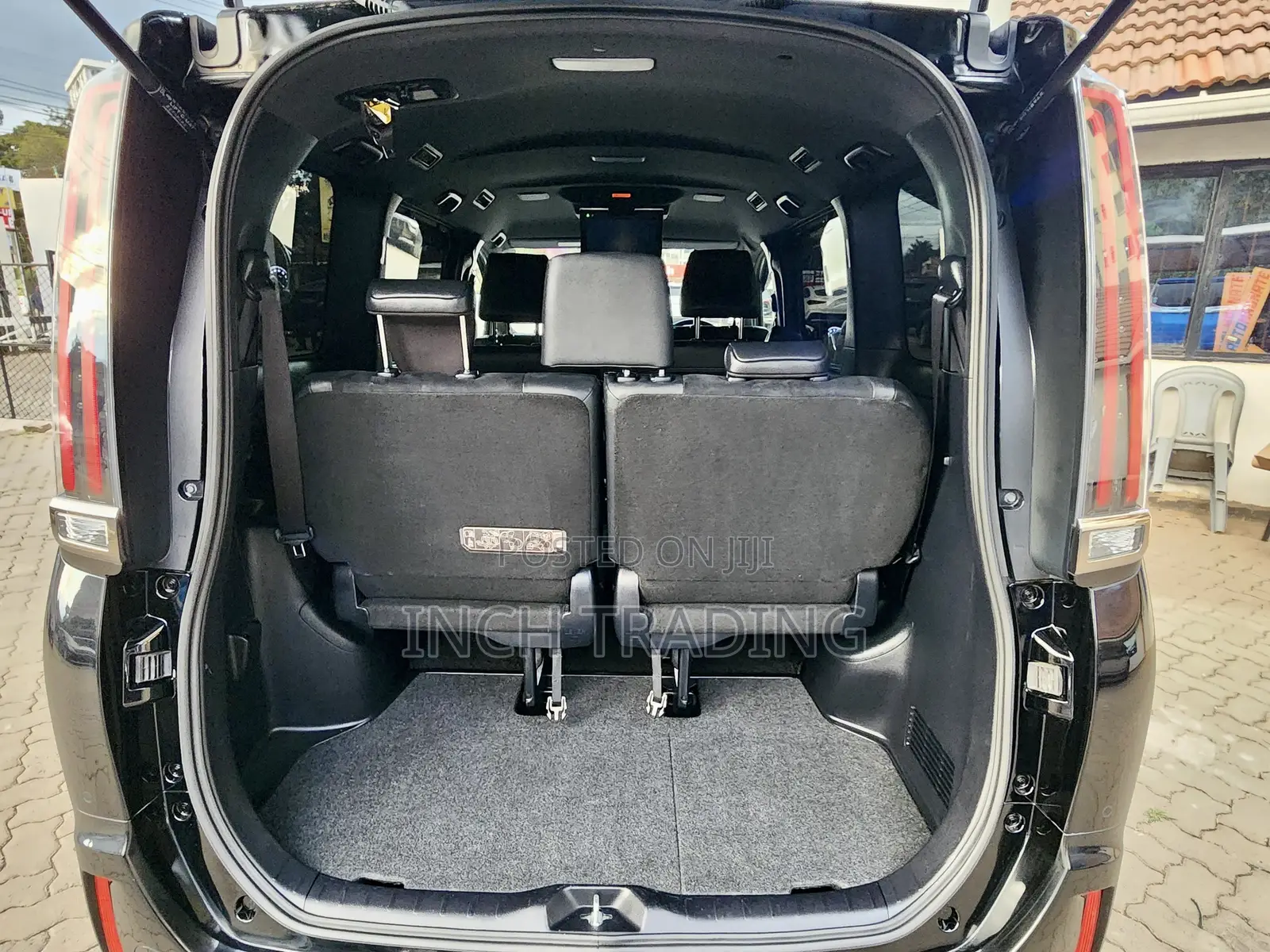 Toyota Esquire 1.8 FWD Hybrid (7 seater) 2019 Black