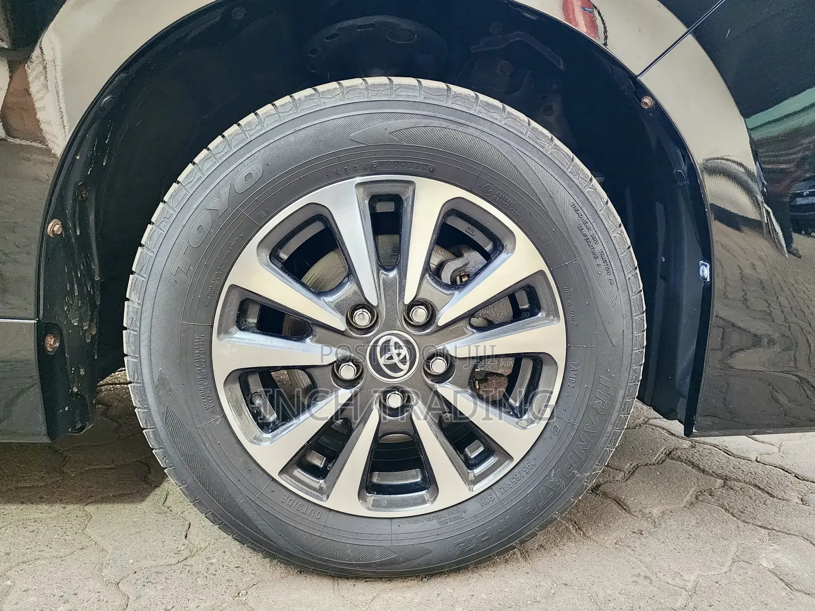 Toyota Esquire 1.8 FWD Hybrid (7 seater) 2019 Black