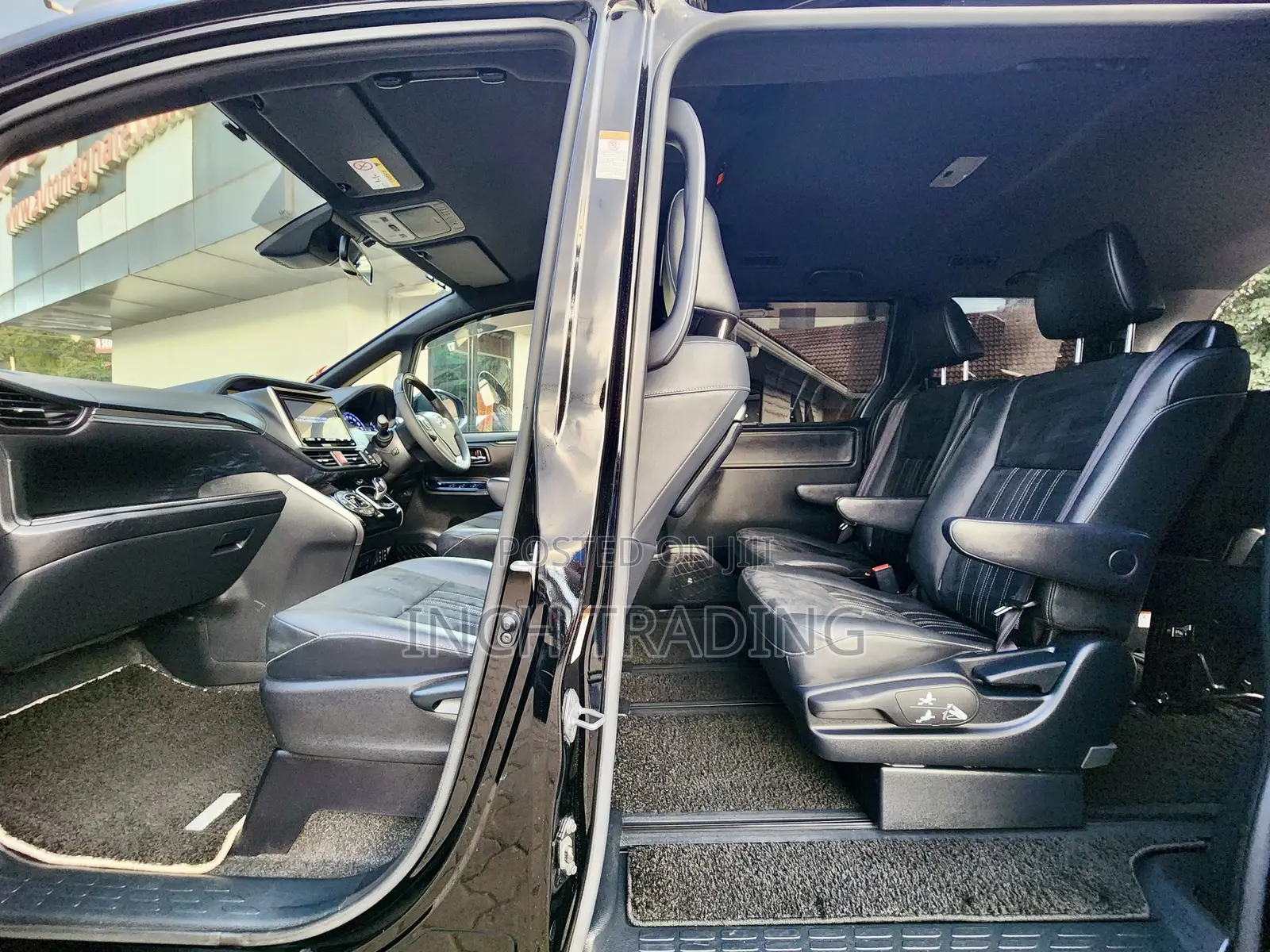 Toyota Esquire 1.8 FWD Hybrid (7 seater) 2019 Black