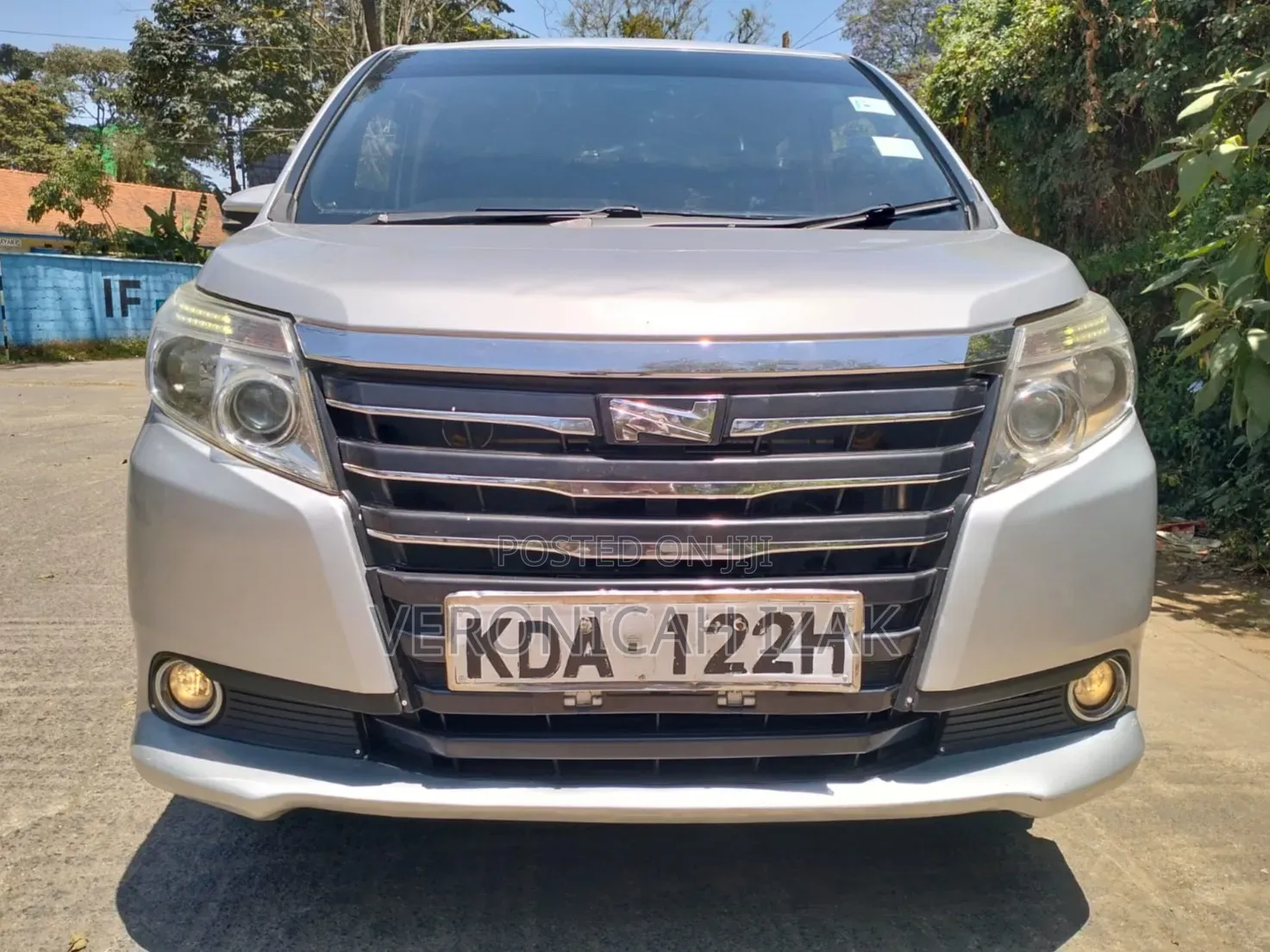 Toyota Noah 2014 Silver