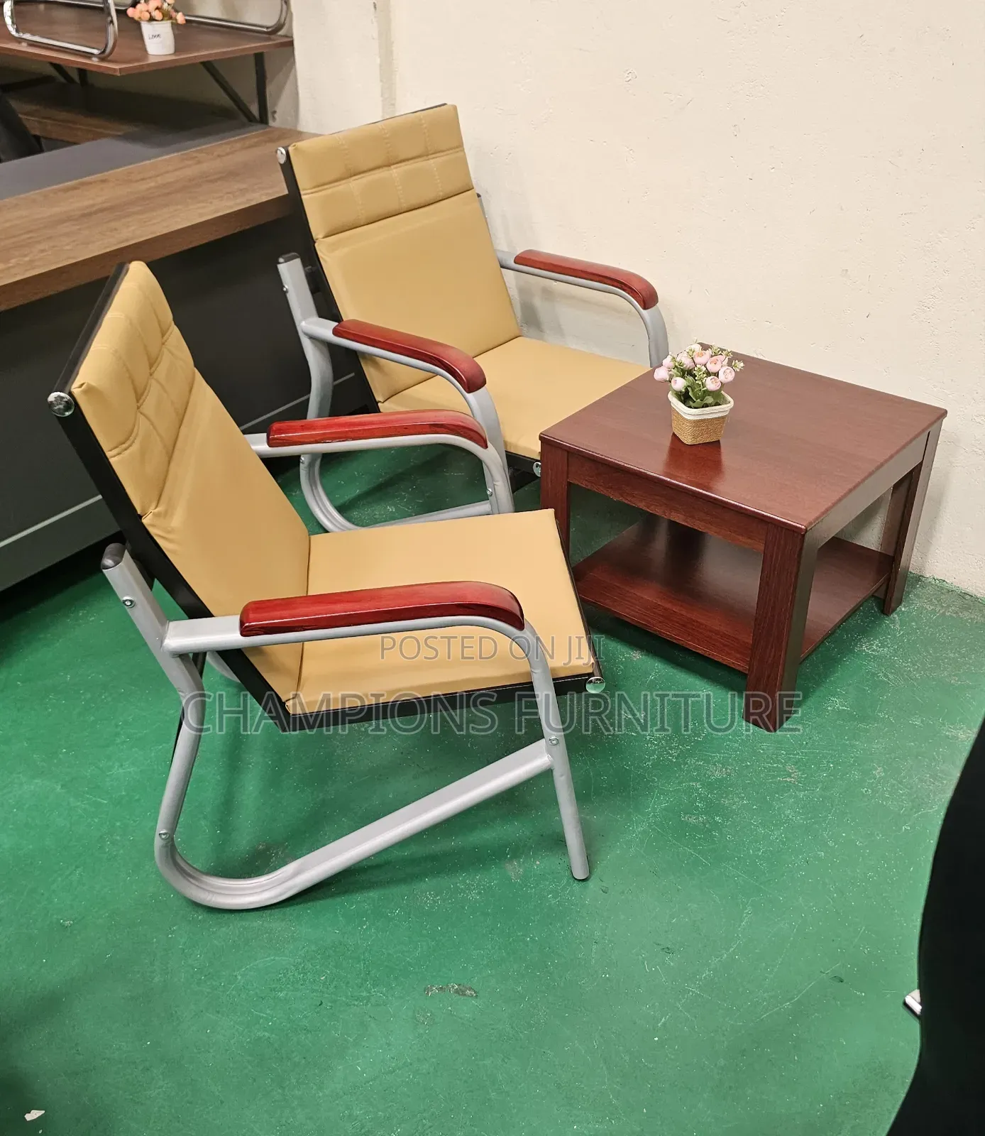 Executive Leather Lounge Chairs With Coffee Table