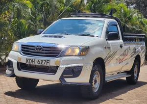 Toyota Hilux 2015 White