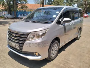 Toyota Noah 2014 Silver