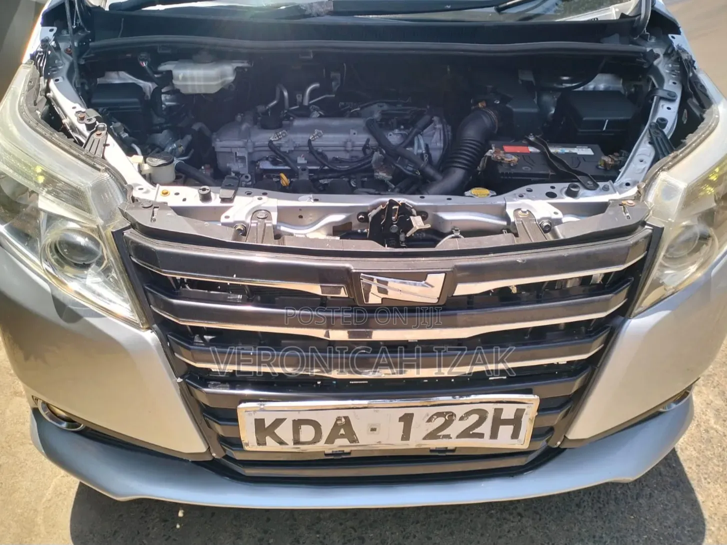 Toyota Noah 2014 Silver