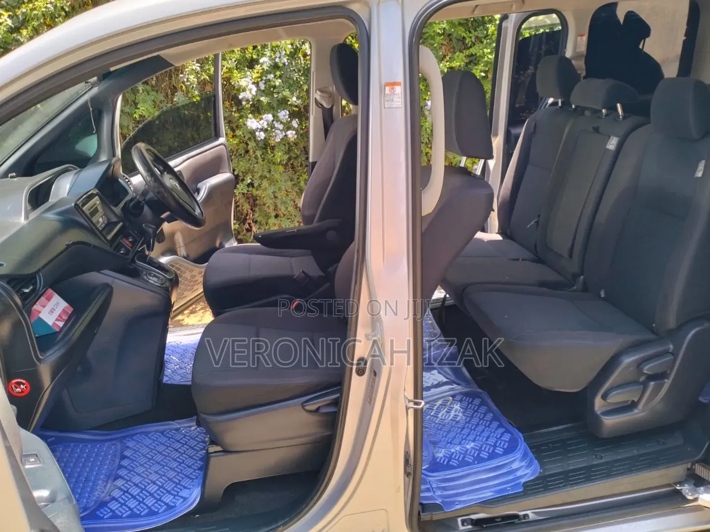 Toyota Noah 2014 Silver