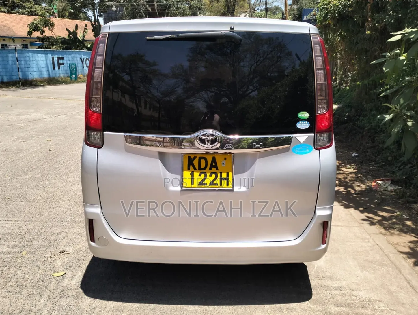Toyota Noah 2014 Silver