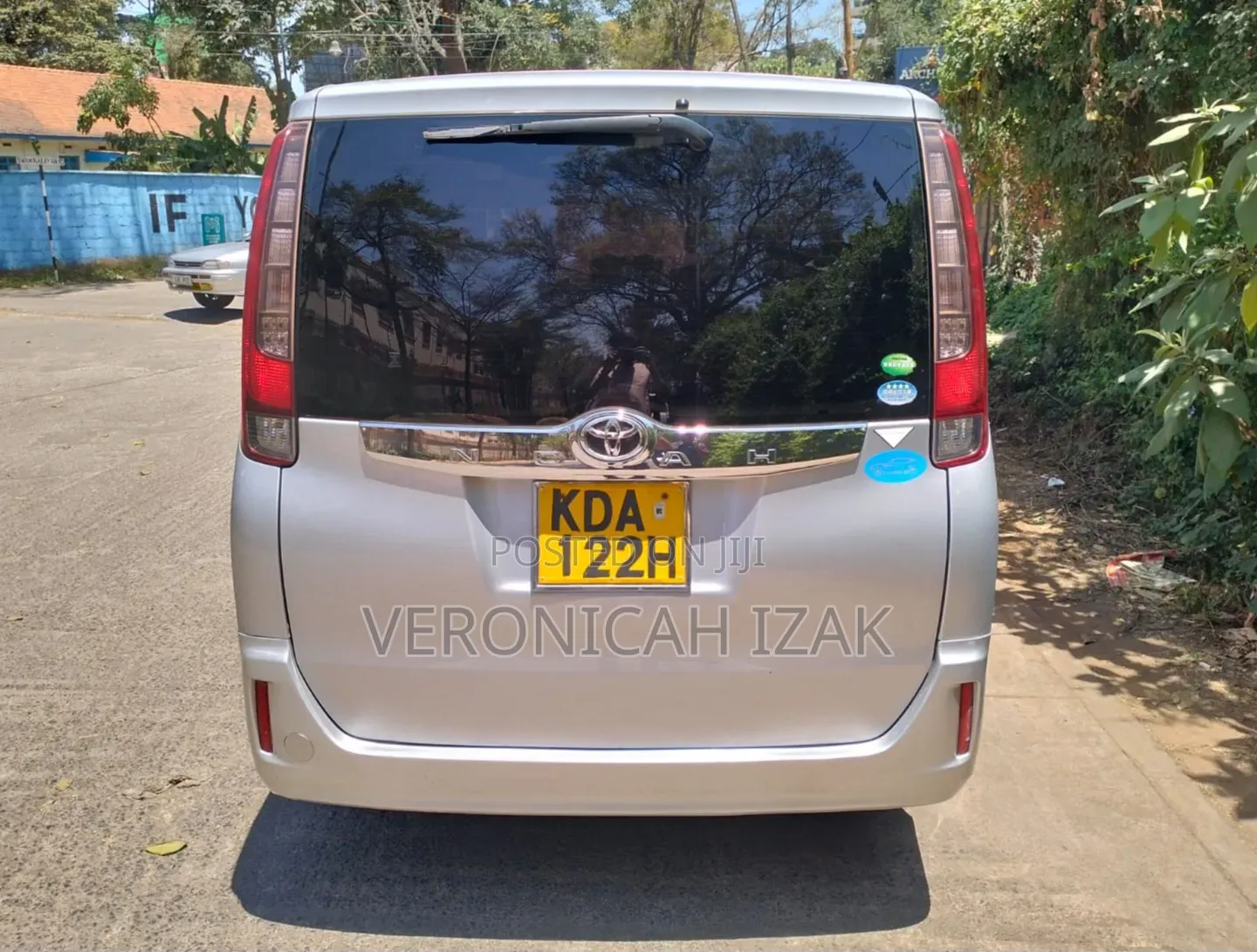 Toyota Noah 2014 Silver