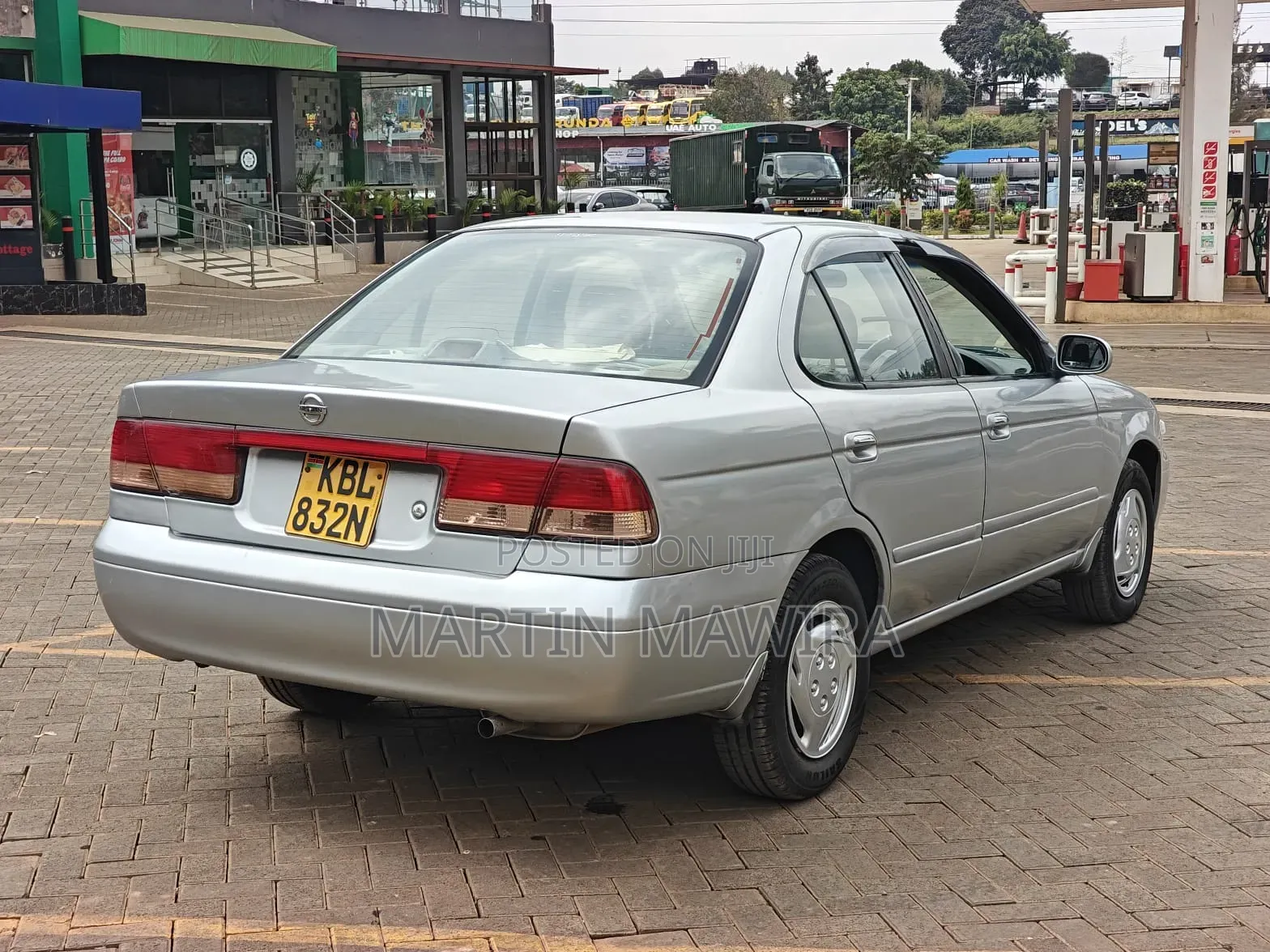 Nissan Sunny 2003 Silver