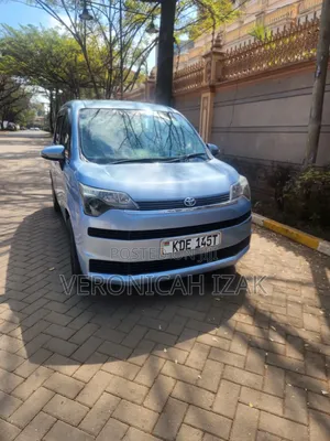 Toyota Spade 2013 Blue