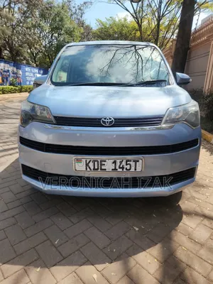 Toyota Spade 2013 Blue