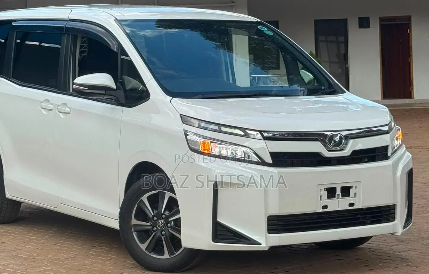 Toyota Voxy 2019 White
