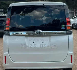 Toyota Voxy 2019 White