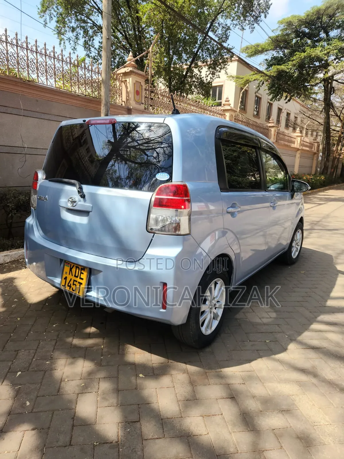 Toyota Spade 2013 Blue