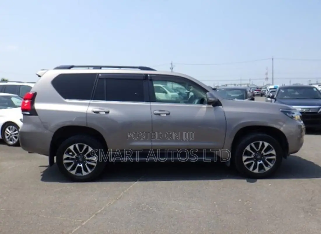 Toyota Land Cruiser Prado 2022 Brown