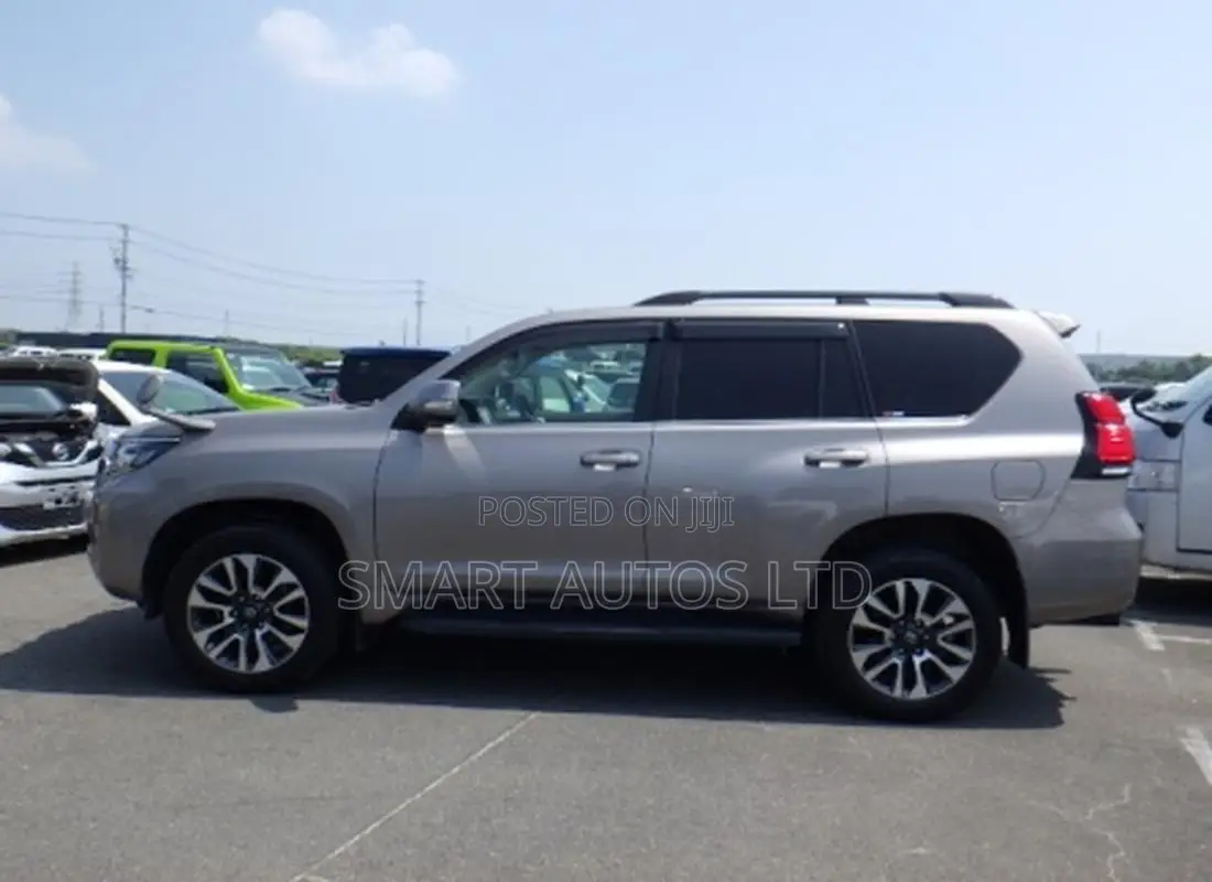 Toyota Land Cruiser Prado 2022 Brown