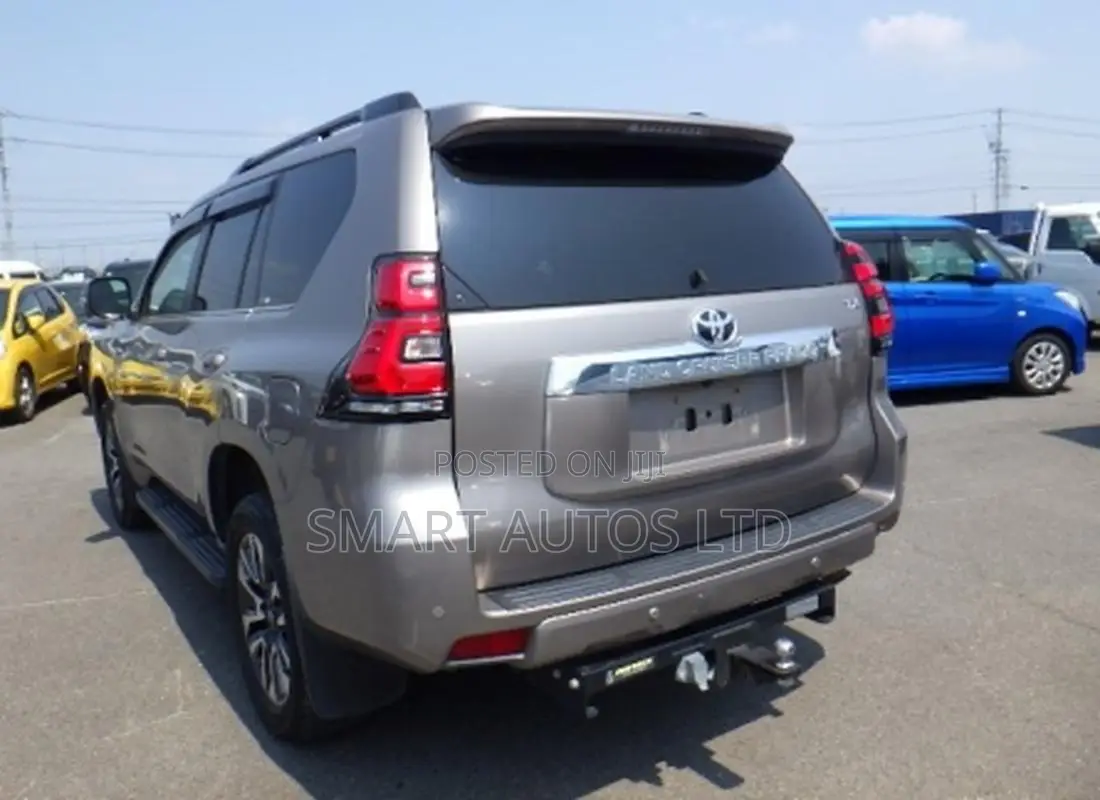 Toyota Land Cruiser Prado 2022 Brown
