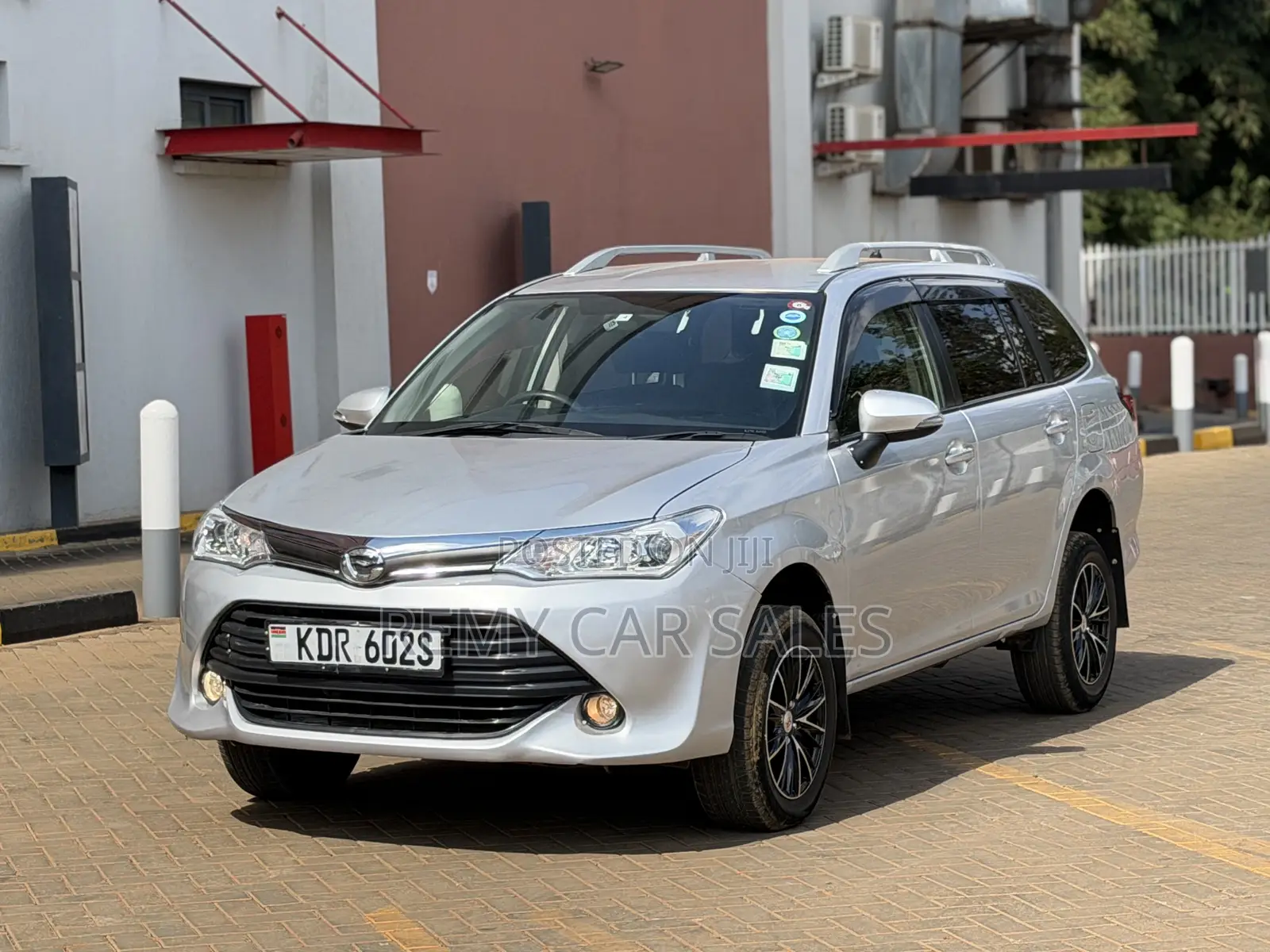 Toyota Corolla Fielder 2017 Silver