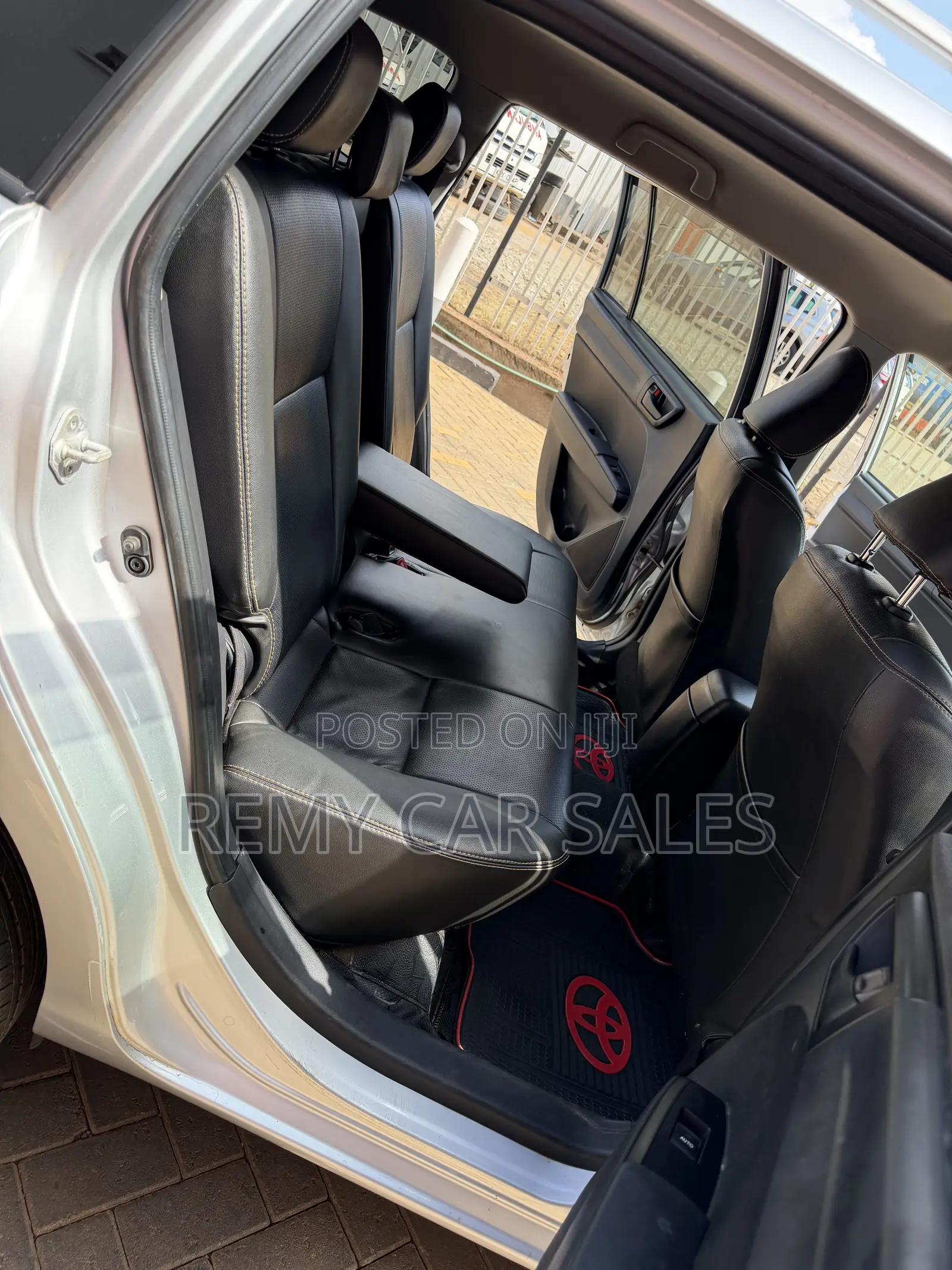 Toyota Corolla Fielder 2017 Silver