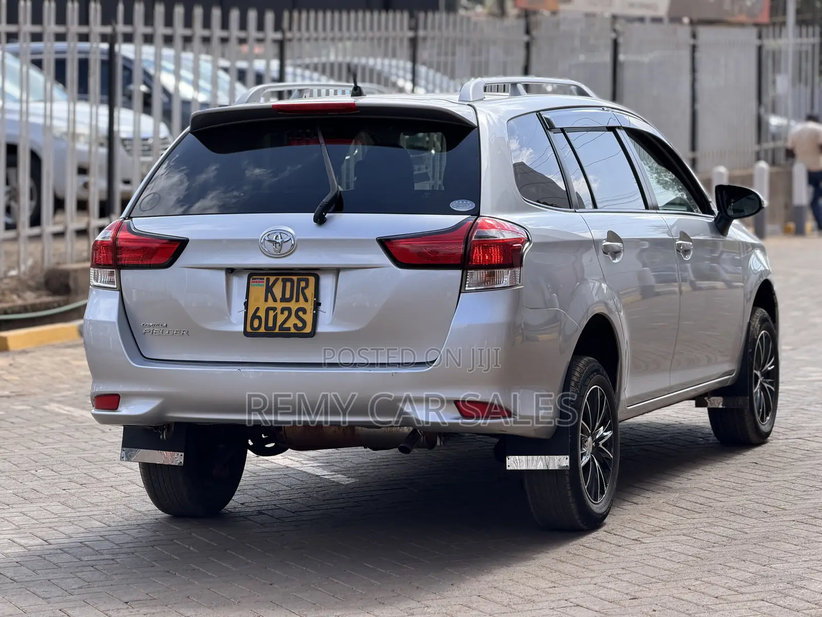 Toyota Corolla Fielder 2017 Silver