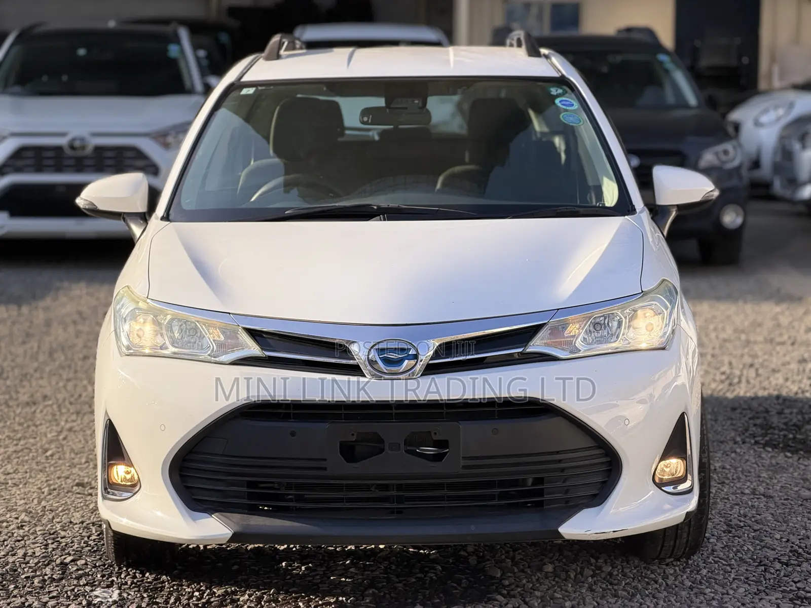 Toyota Corolla Fielder 1.5 Hybrid FWD 2019 White