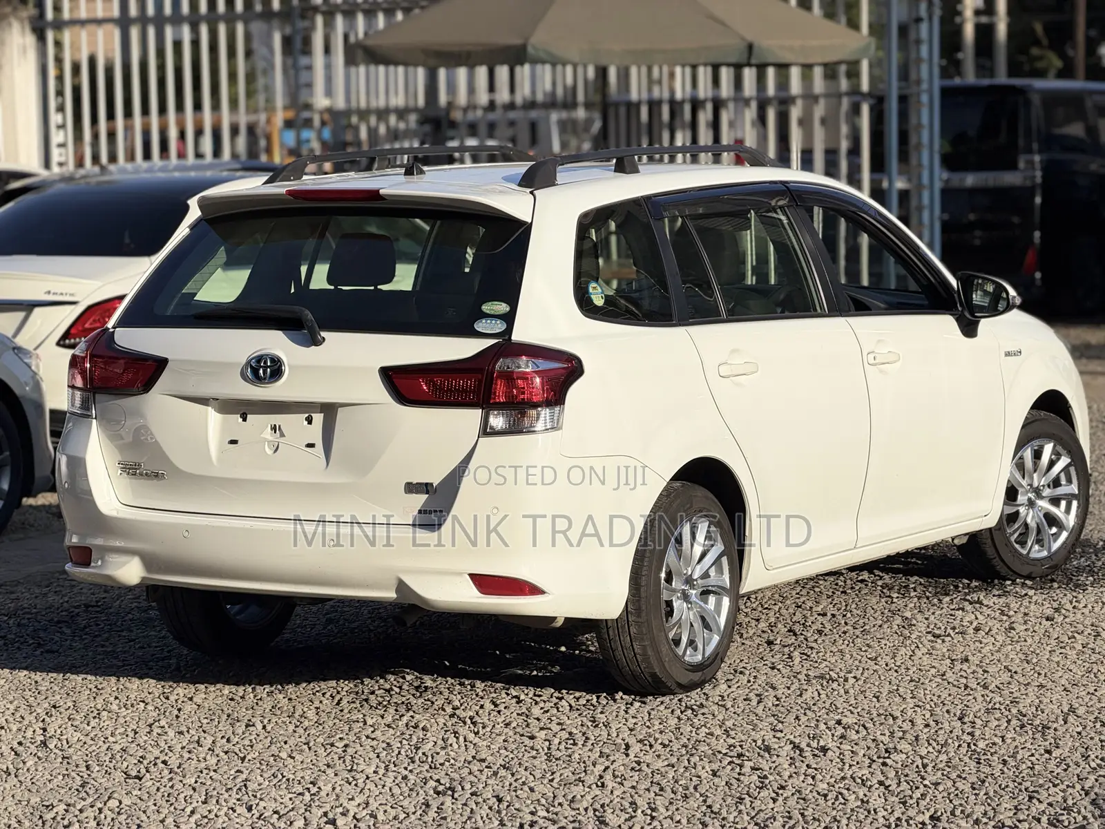 Toyota Corolla Fielder 1.5 Hybrid FWD 2019 White