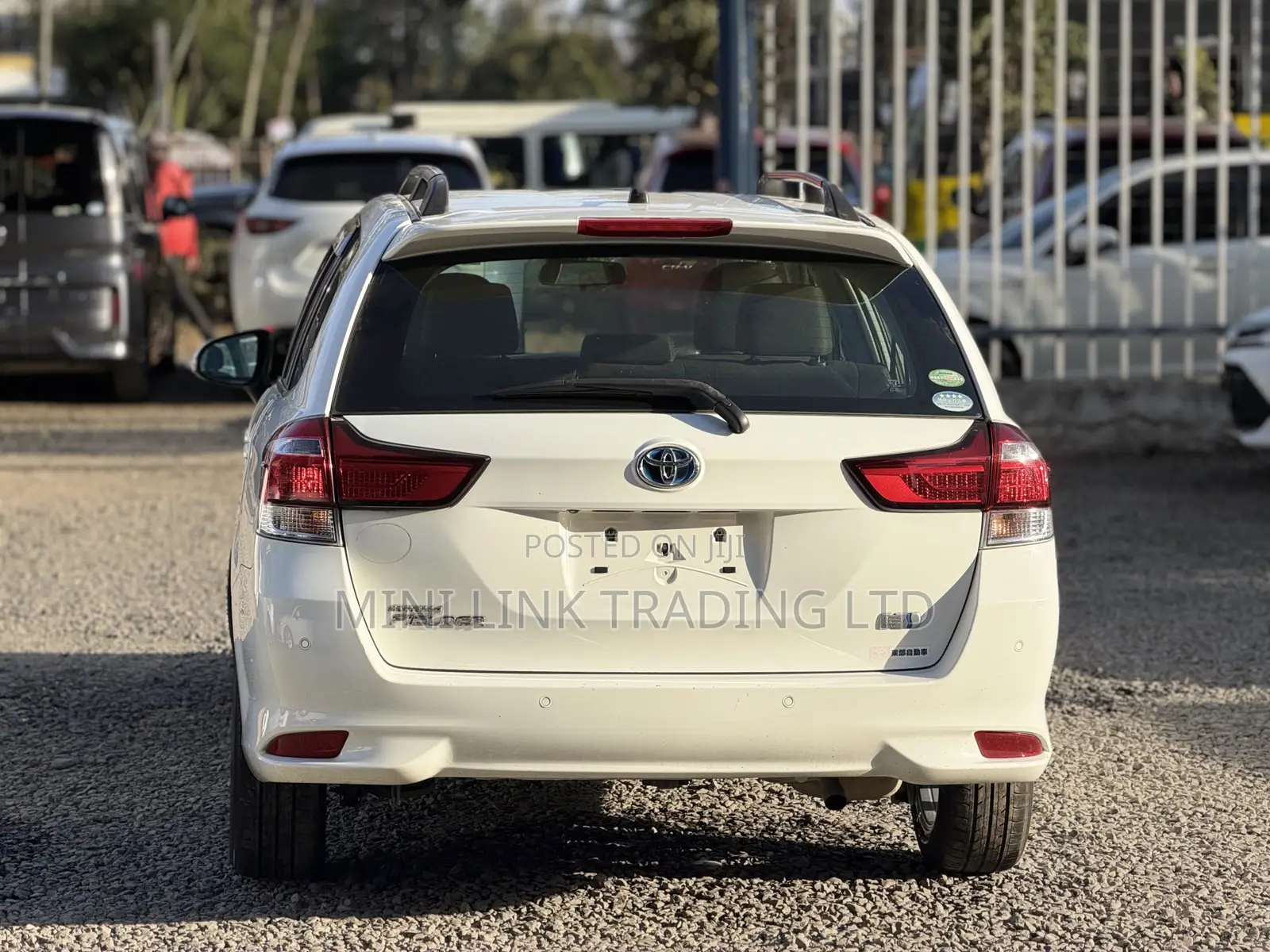 Toyota Corolla Fielder 1.5 Hybrid FWD 2019 White