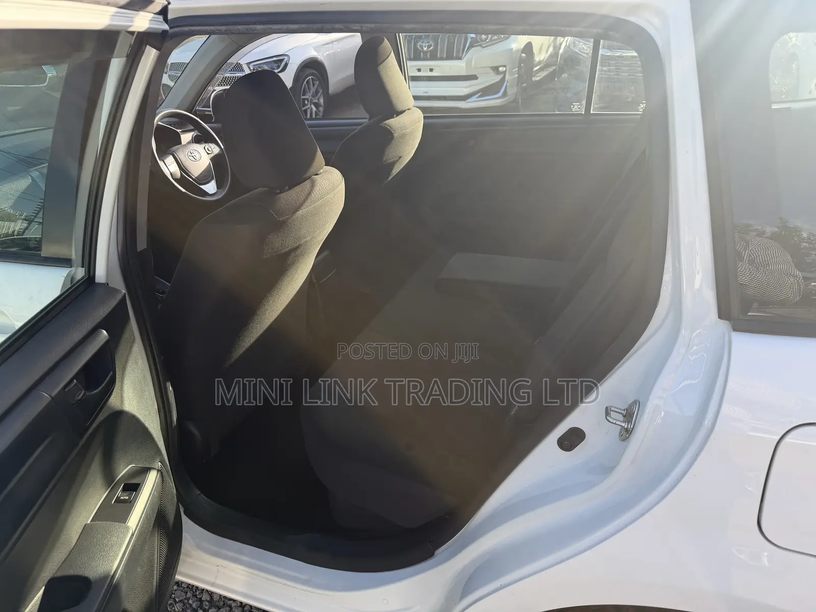 Toyota Corolla Fielder 1.5 Hybrid FWD 2019 White