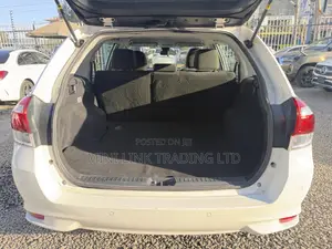 Toyota Corolla Fielder 1.5 Hybrid FWD 2019 White