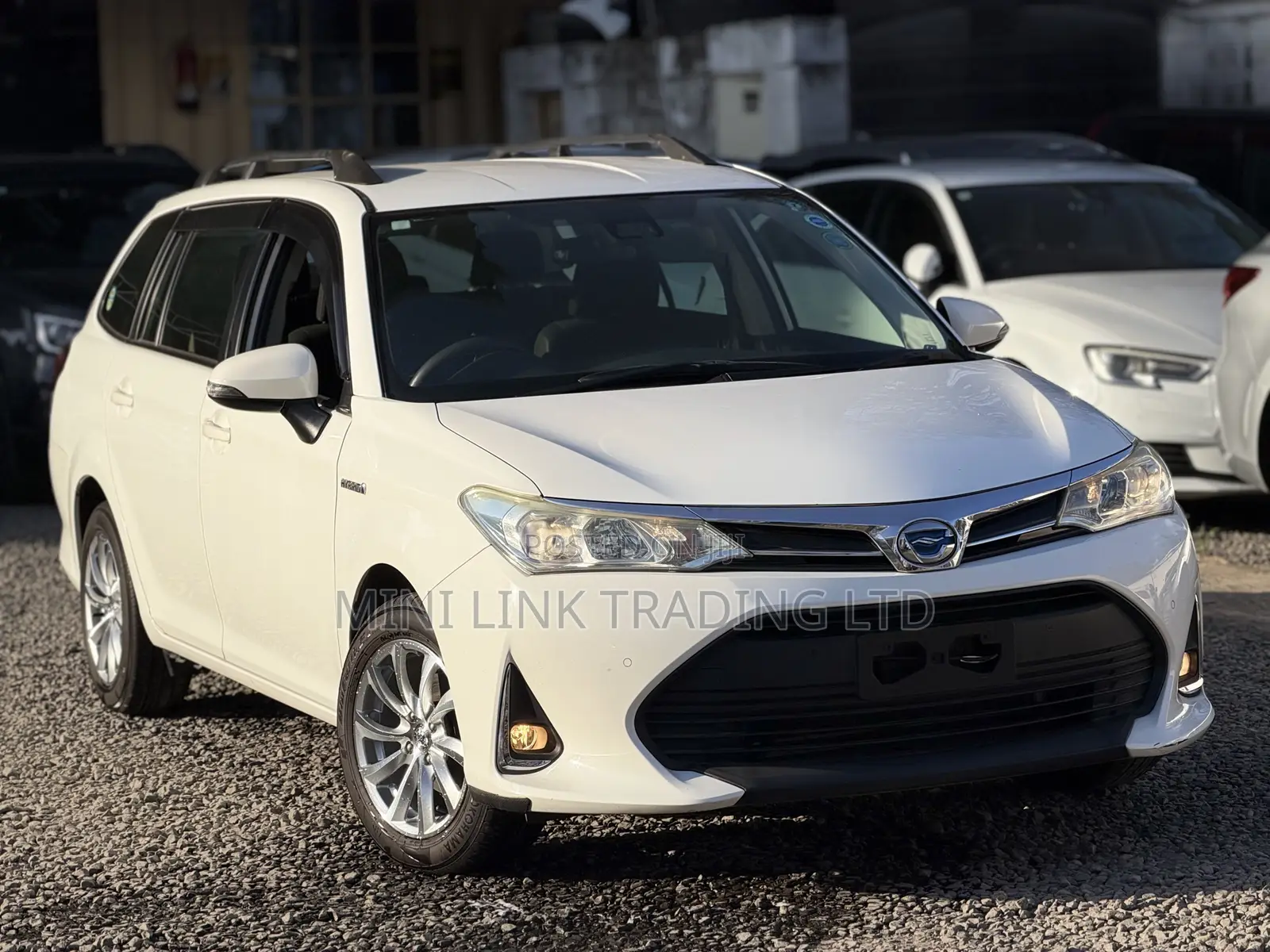 Toyota Corolla Fielder 1.5 Hybrid FWD 2019 White