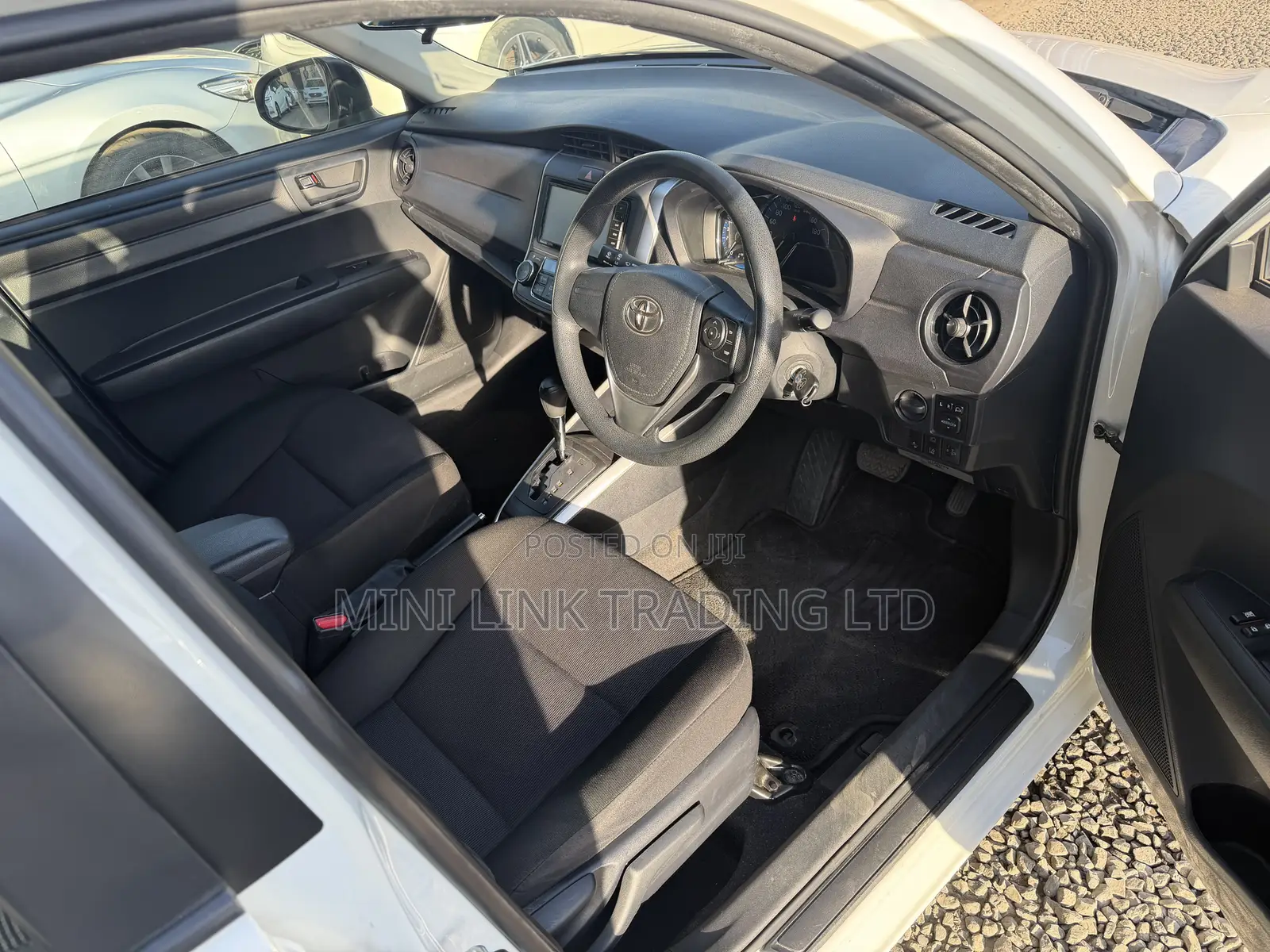 Toyota Corolla Fielder 1.5 Hybrid FWD 2019 White
