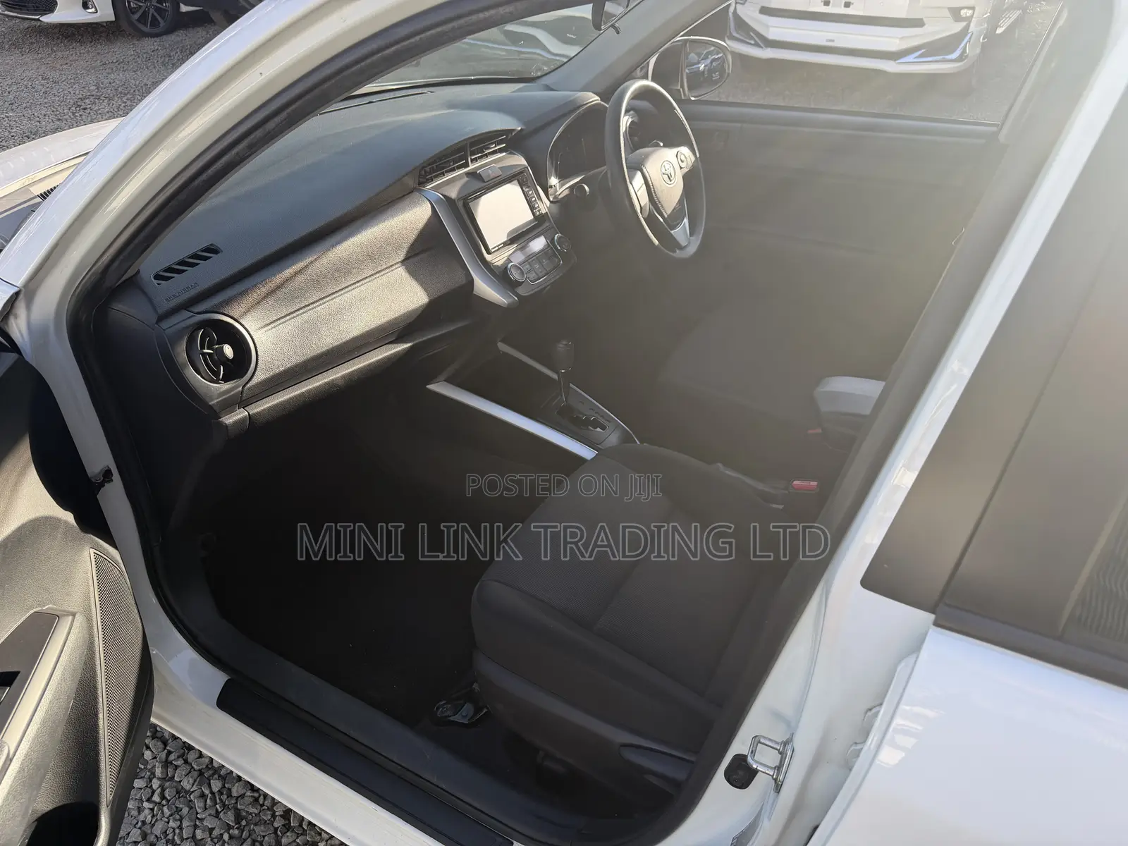 Toyota Corolla Fielder 1.5 Hybrid FWD 2019 White