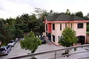 5bdrm Maisonette in Thoome Estate, Thome for sale