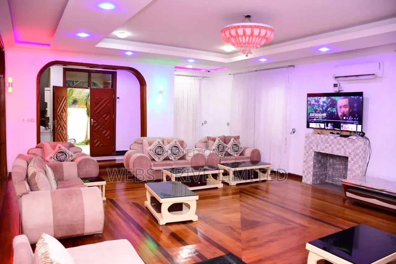 5bdrm Maisonette in Thoome Estate, Thome for sale