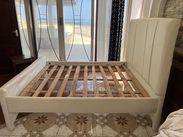 5*6 White Chester Bed