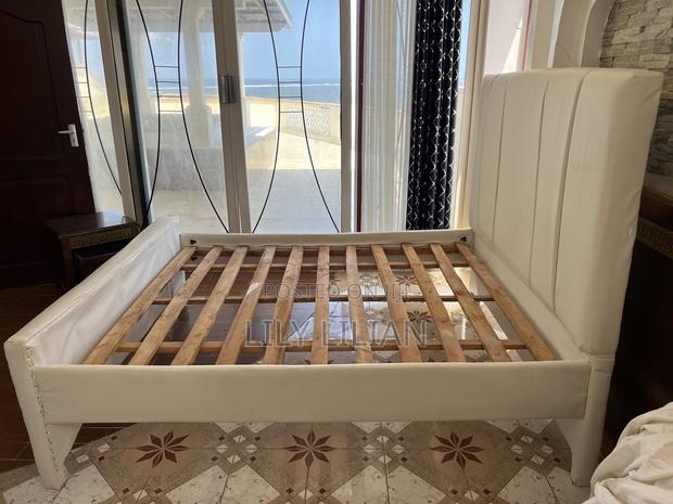 5*6 White Chester Bed - thumbnail 4