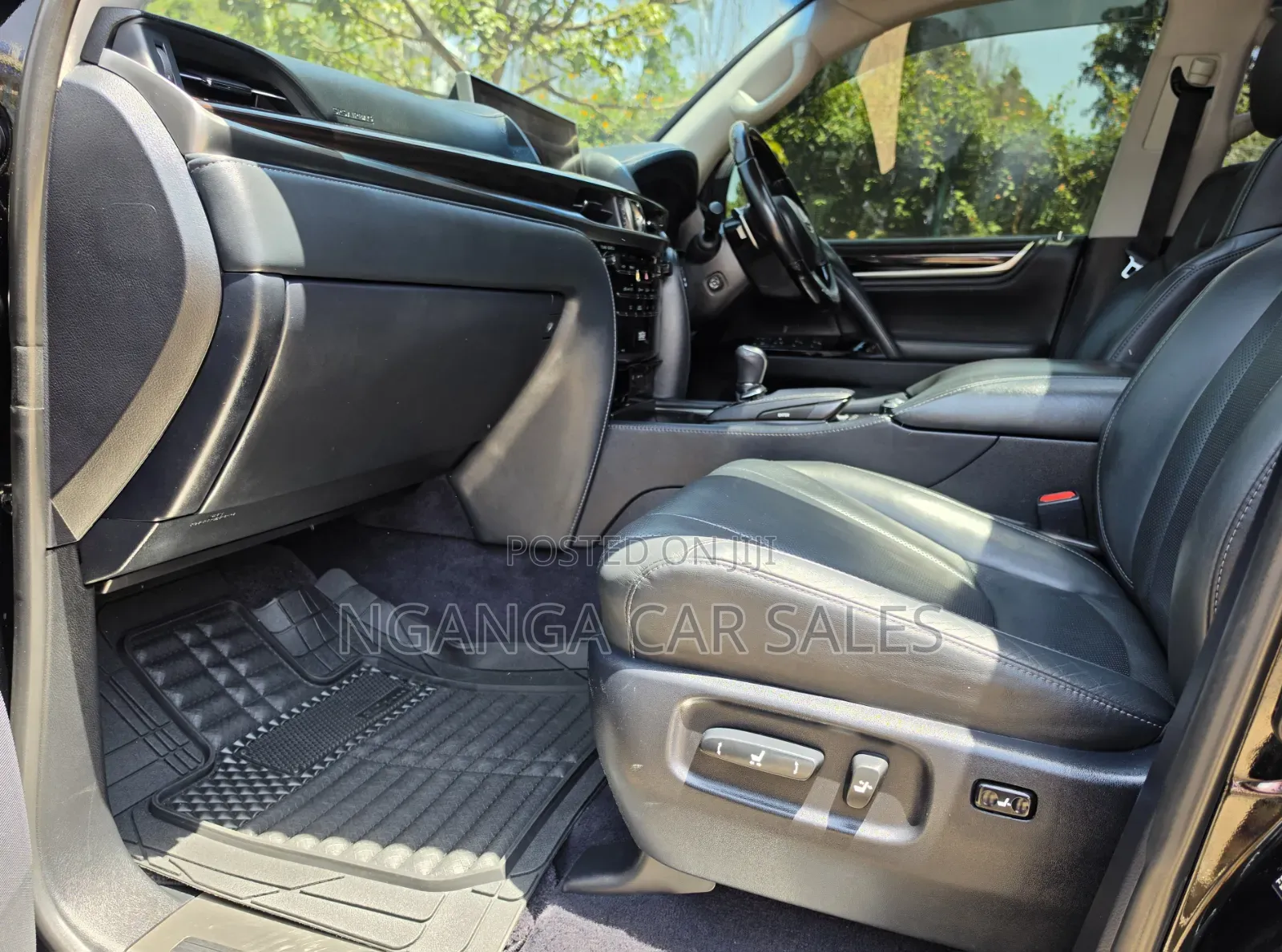 Lexus LX 2016 Black