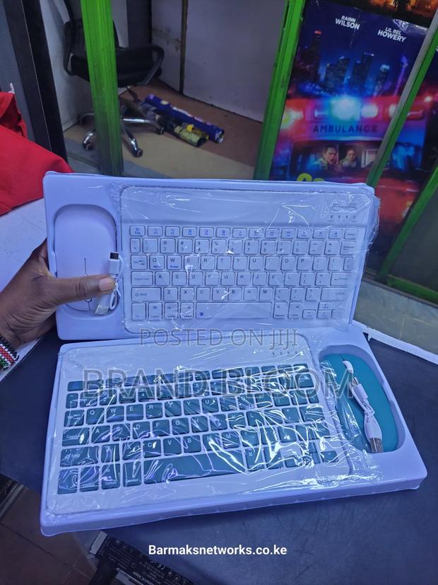 Bluetooth Recheargable  Keyboards New